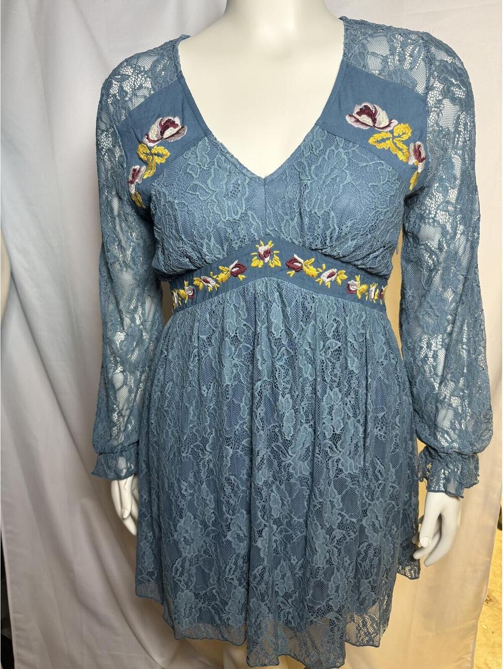 Francesca's NWT Teal Lace Floral Embroidered Long Sleeve Mini Dress Medium